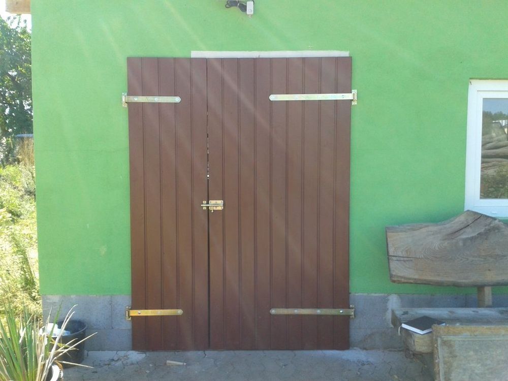 Brettertüren und Luken