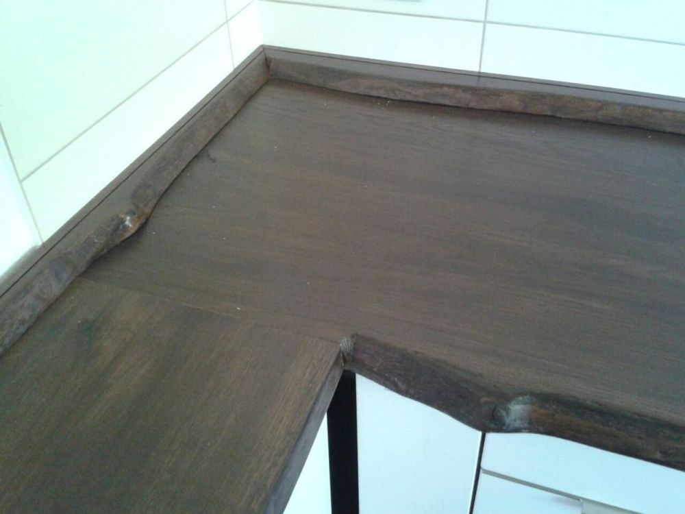 Öffnen Küchenarbeitsplatte mit Baumkante