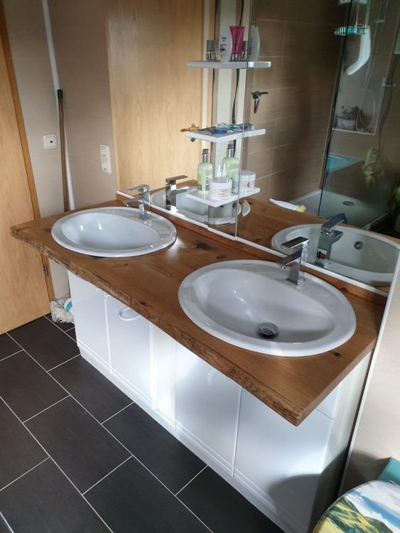 Waschtischplatte mit Baumkante